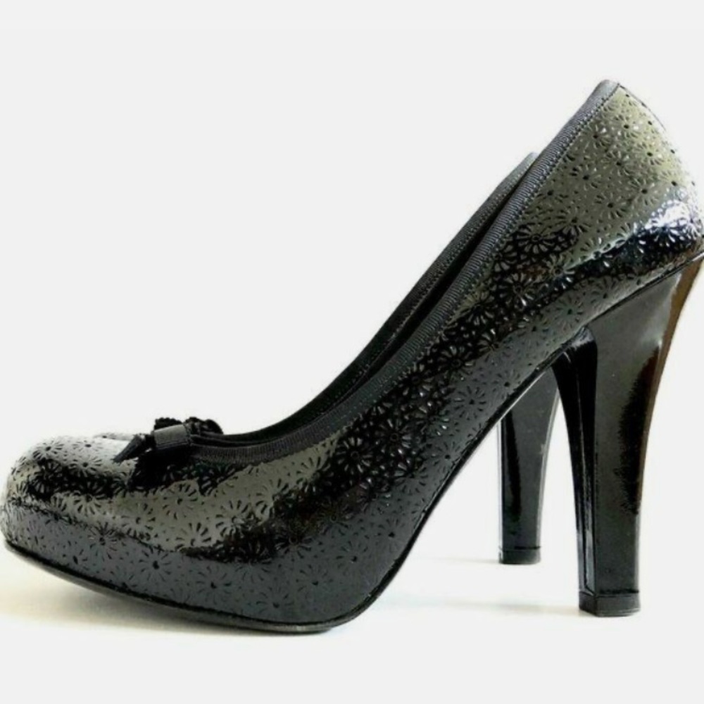 Marc by Marc Jacobs Patent Heel w/bow size 38.5/8.5